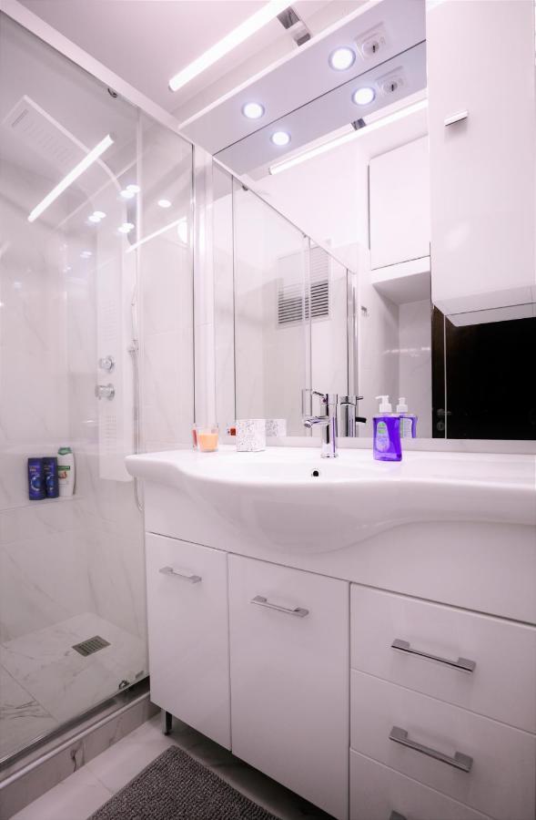 Modern 2 Bedroom Apartment Next To Metro - Marousi เอเธนส์ ภายนอก รูปภาพ