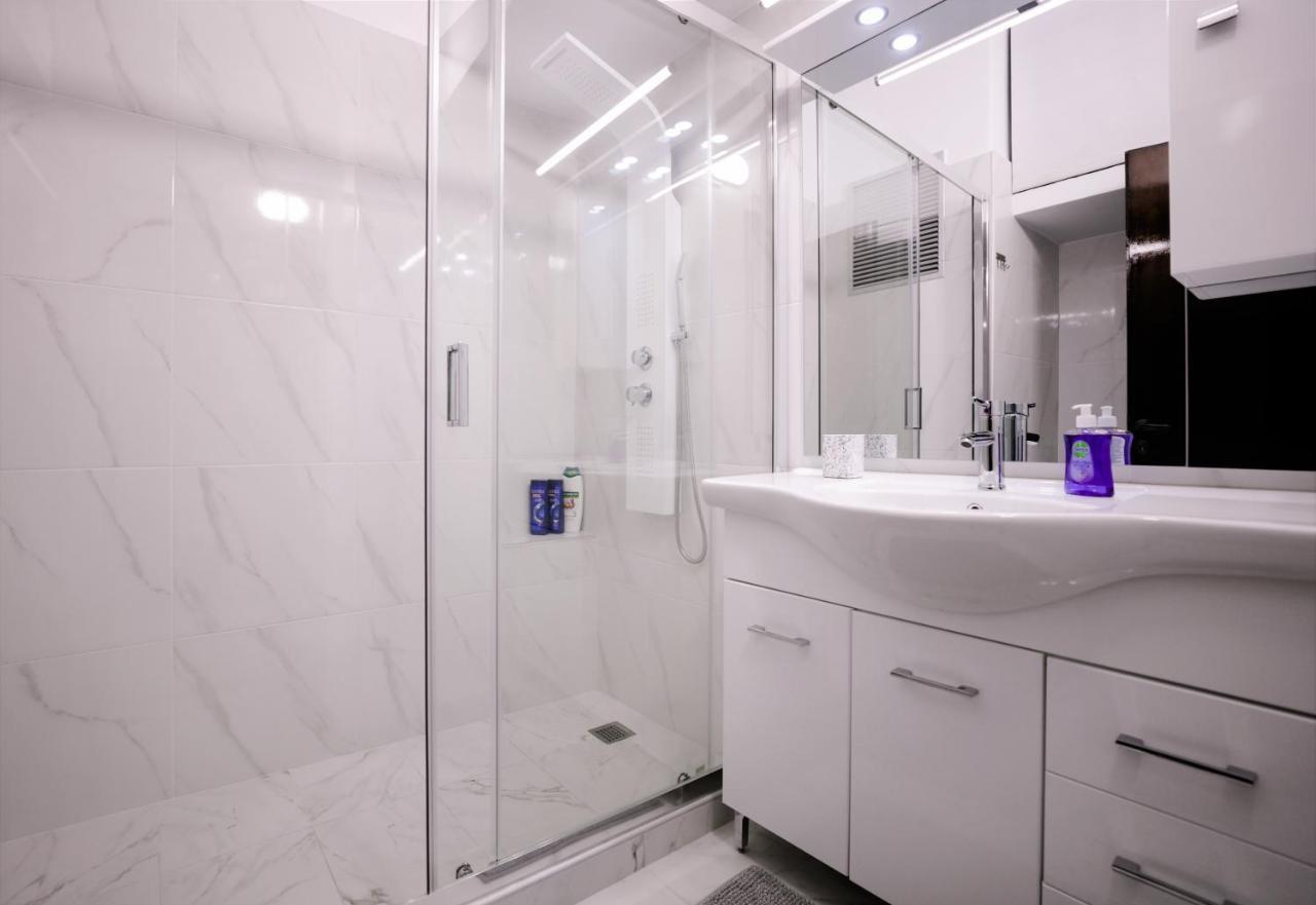 Modern 2 Bedroom Apartment Next To Metro - Marousi เอเธนส์ ภายนอก รูปภาพ